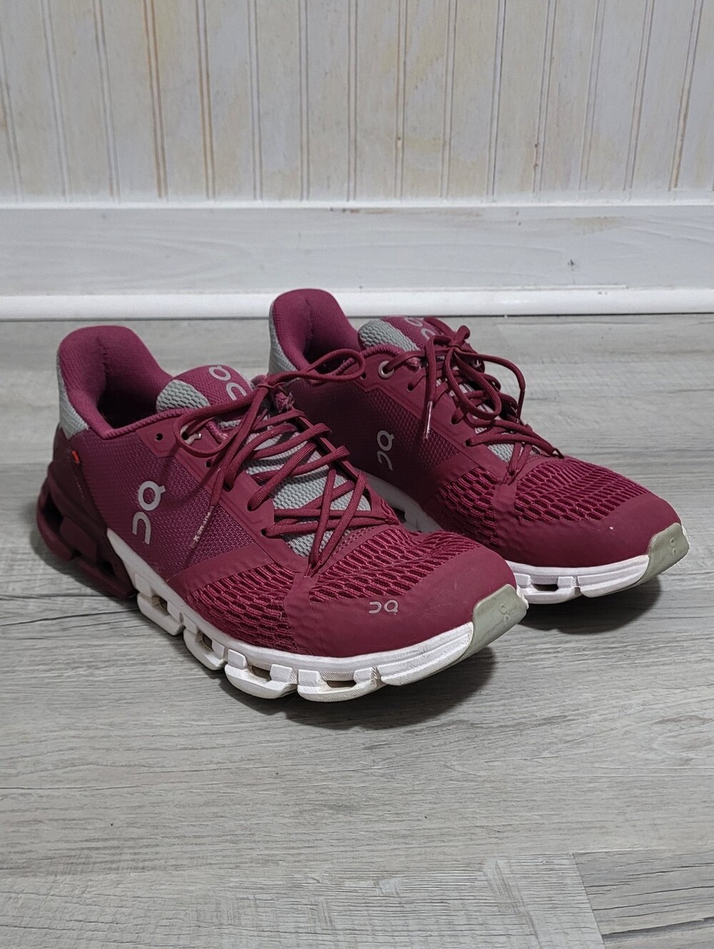 On Cloud Cloudflyer Womens Running Shoes Mulberry Magenta Size 9